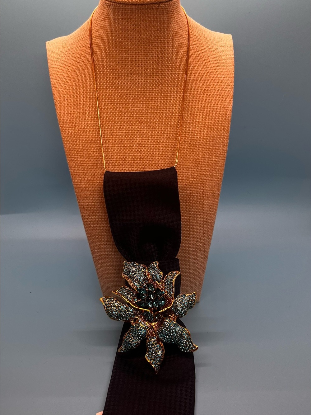Calvin Klein Blue Tie with Necklace & Gold-Tone Floral Crystal Pendant